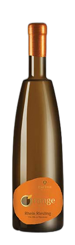 Vinul te cucerește prin arome seducătoare de citrice — grepfrut, pomelo, mandarină și portocală — completate de note de gutuie bine coaptă. Gustul este complex, însoțit de o vigoare fină și memorabilă.