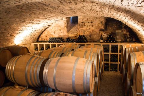 oak barrels with wine